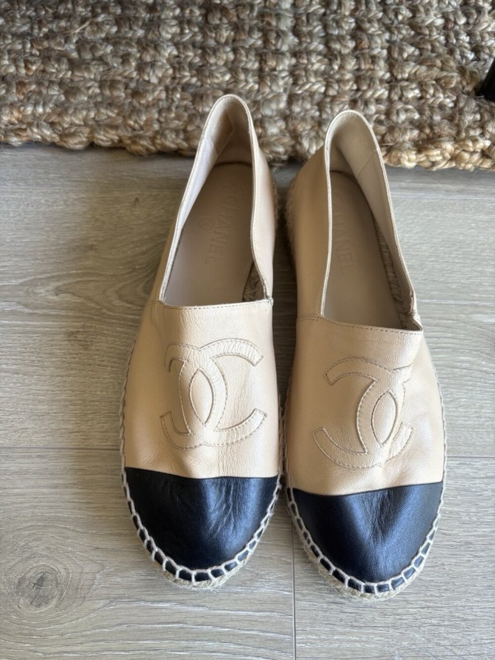 CHANEL Beige Tan & Black Lambskin Espadrilles Shoes Flats Sz 40